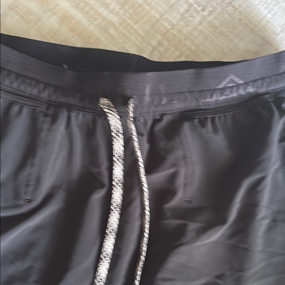 Nike Black Athletic Shorts Lightweight Quick-Dry - Picture 2 of 6